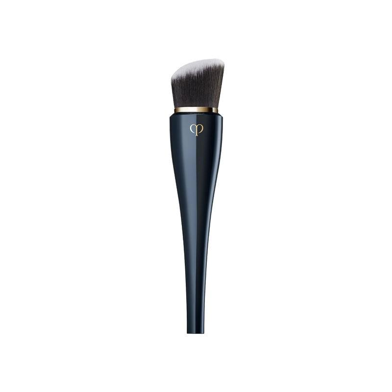 cle-de-peau-beaute-high-coverage-foundation-brush